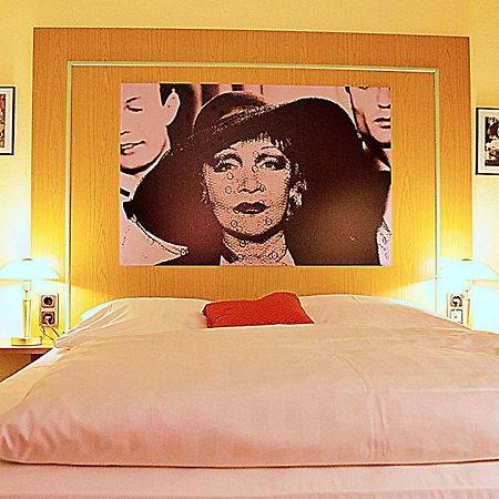 Retro - Art - Hotel 吕嫩 外观 照片