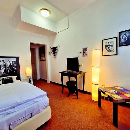 Retro - Art - Hotel 吕嫩 外观 照片