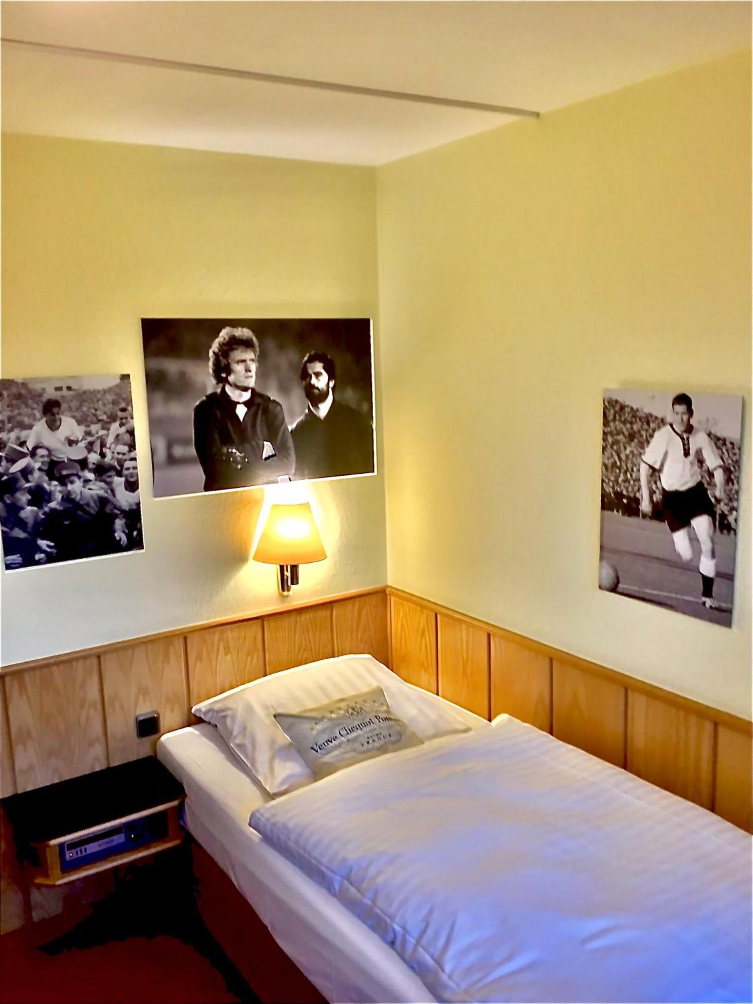 Retro - Art - Hotel 吕嫩 外观 照片